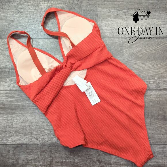 Cupshe Textured V Neck One Piece Swimsuit Size XL - Picture 7 of 7